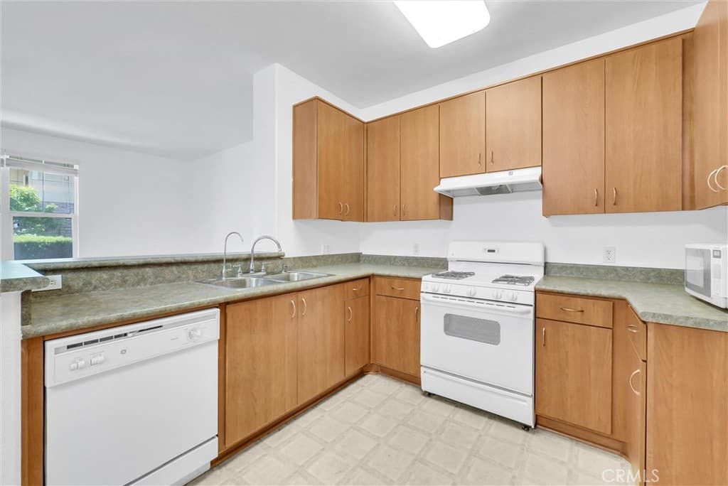 Condo at 835 Francesca Dr 103, Walnut — photo 9 of 12