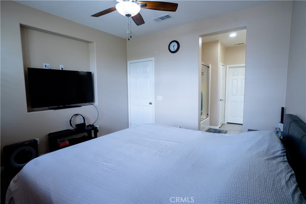Townhouse at 216 W Merlot Drive, Covina — photo 12 of 12