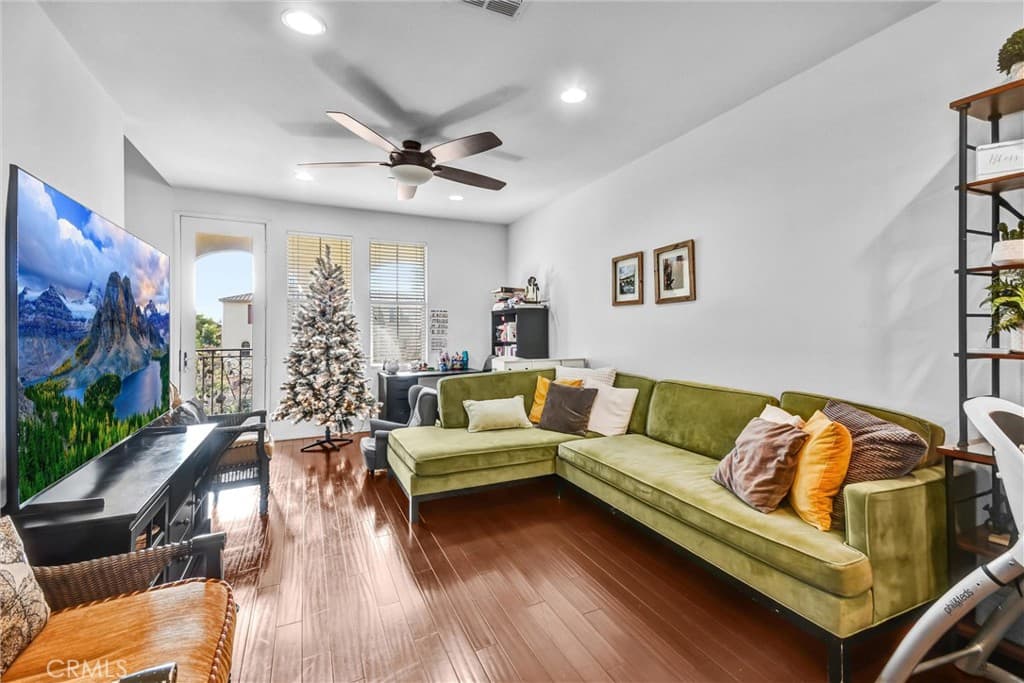 Condo at 827 E Promenade E, Azusa — photo 5 of 12