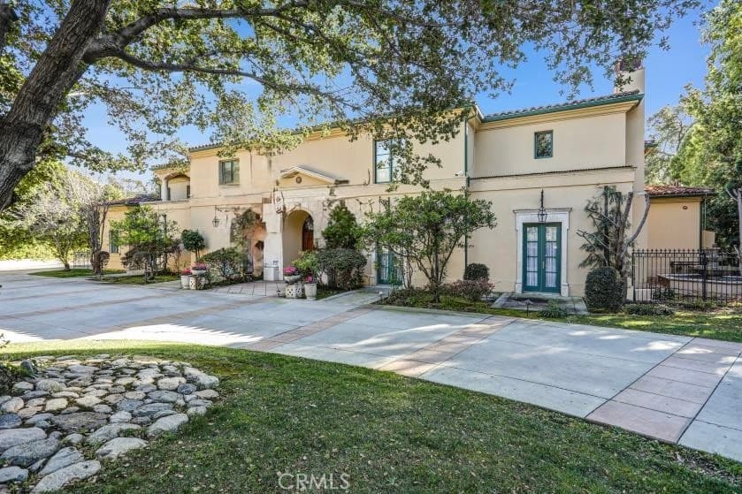 Home at 900 Fallen Leaf, Arcadia — photo 1 of 12
