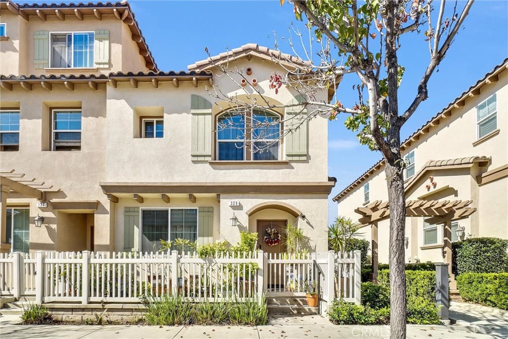 Condo at 329 N Fenimore, Azusa — photo 2 of 12