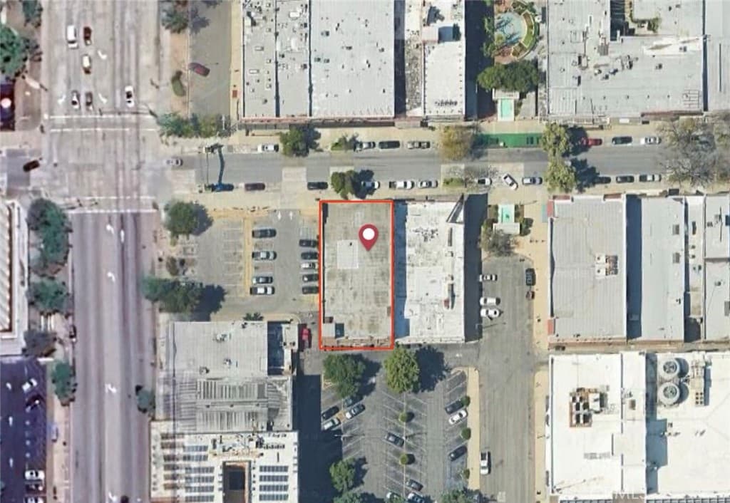 Home at 160 E 2nd Street, Pomona — photo 7 of 8