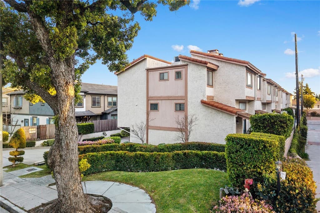 Townhouse at 1006 Arcadia D, Arcadia — photo 1 of 12