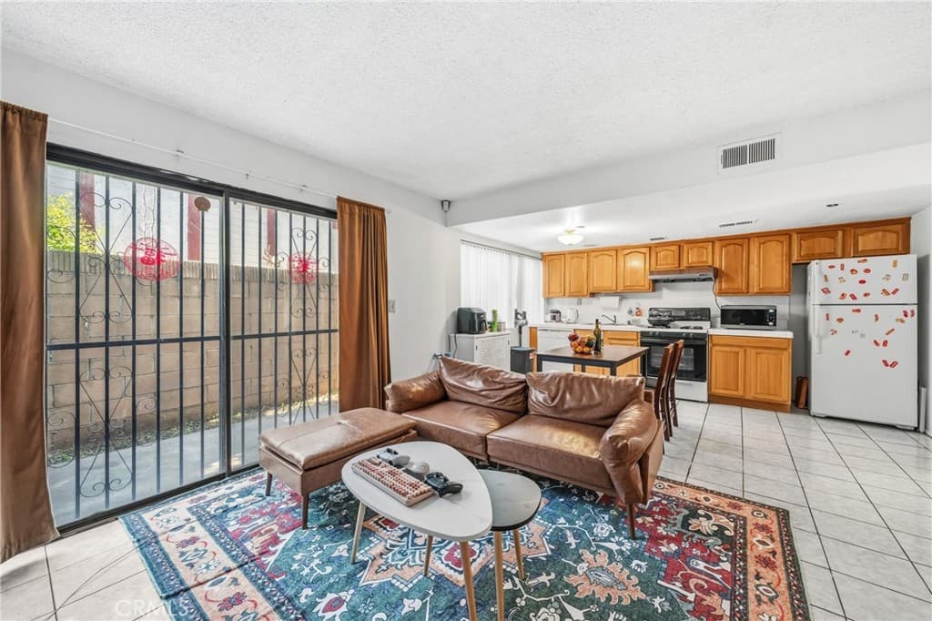 Condo at 9471 Cortada, El Monte — photo 11 of 12
