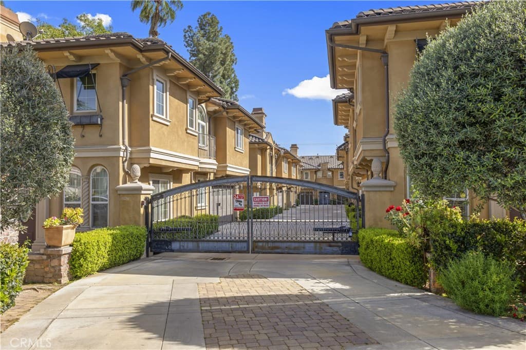 Condo at 726 Fairview D, Arcadia — photo 1 of 12