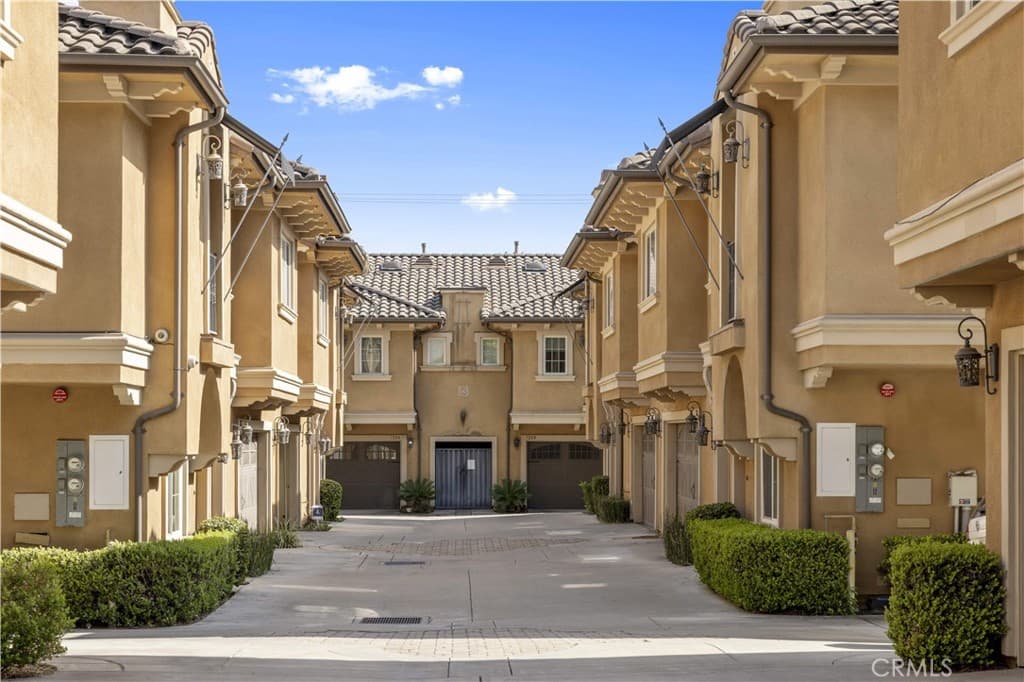 Condo at 726 Fairview D, Arcadia — photo 3 of 12