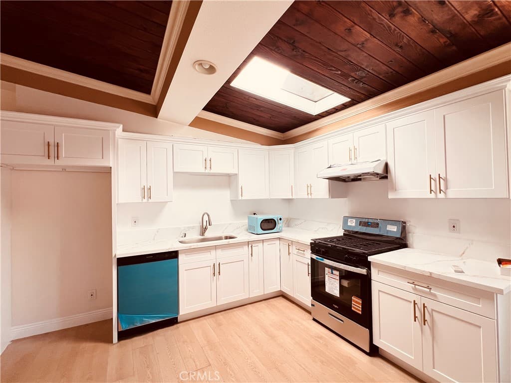 Home at 16151 E Kingside, Covina — photo 5 of 12
