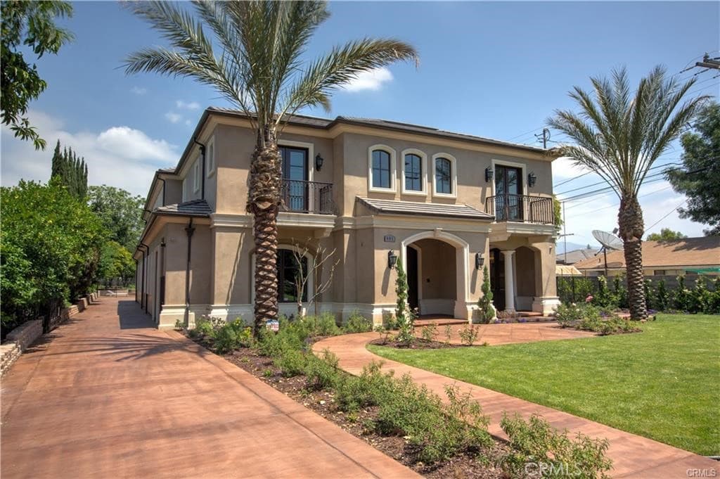Home at 481 W Live Oak Avenue, Arcadia — photo 2 of 12