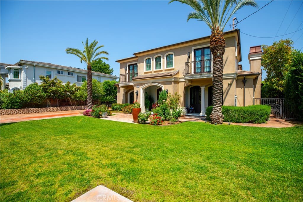 Home at 481 W Live Oak Avenue, Arcadia — photo 5 of 12