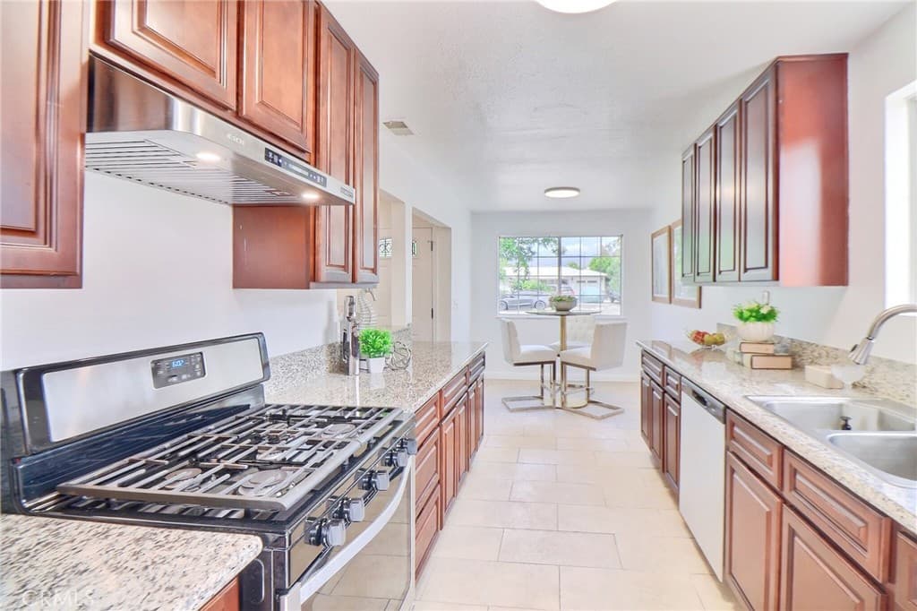 Home at 1022 W Grovecenter, West Covina — photo 11 of 12