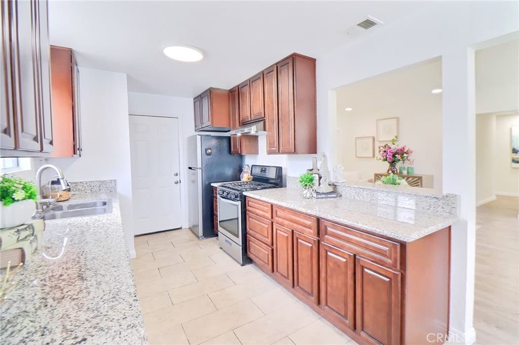 Home at 1022 W Grovecenter, West Covina — photo 10 of 12