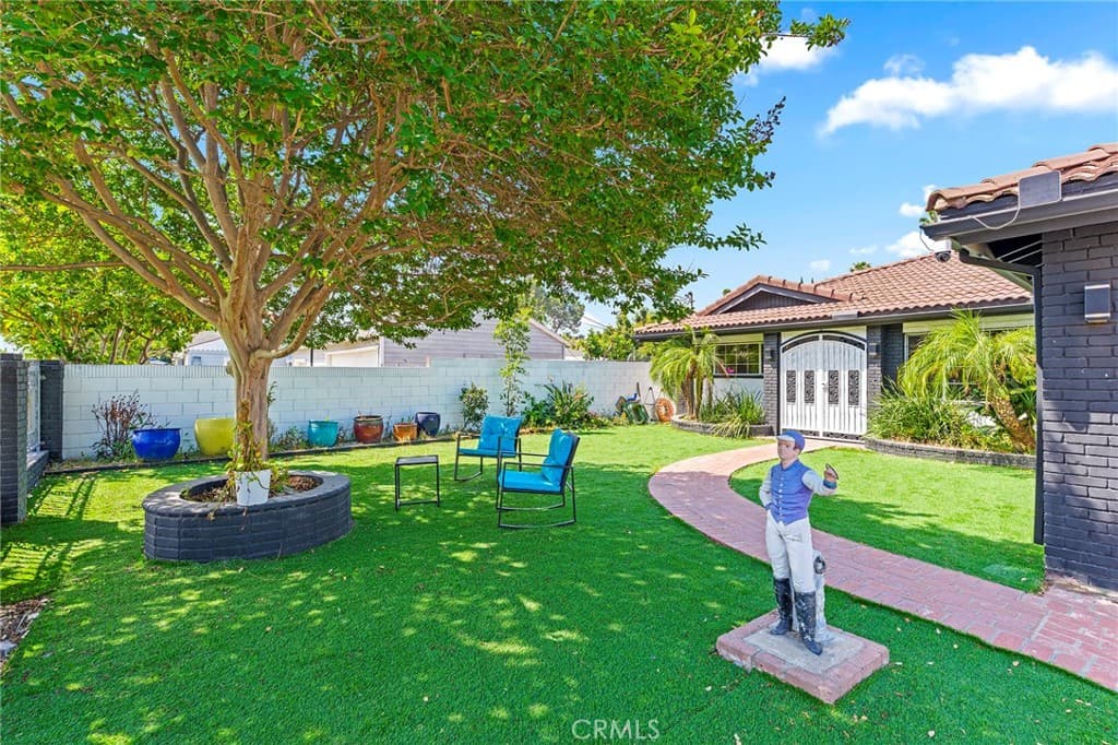 Home at 5121 Elrovia ave, El Monte — photo 4 of 12