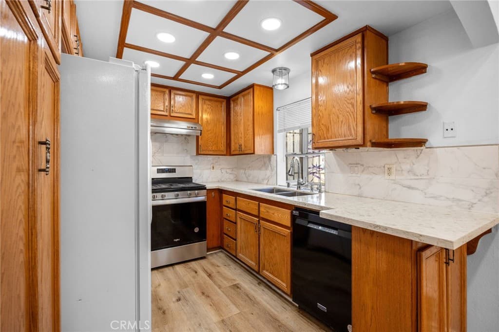 Townhouse at 11855 Ramona Blvd, El Monte — photo 11 of 12