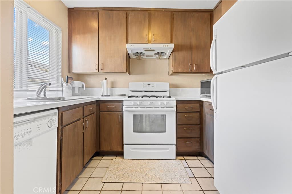 Condo at 1338 S Diamond Bar Boulevard A, Diamond Bar — photo 10 of 12