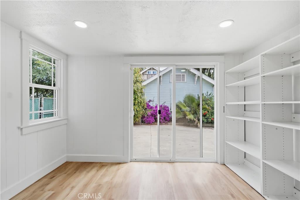 Home at 332 Chester Place, Pomona — photo 11 of 12