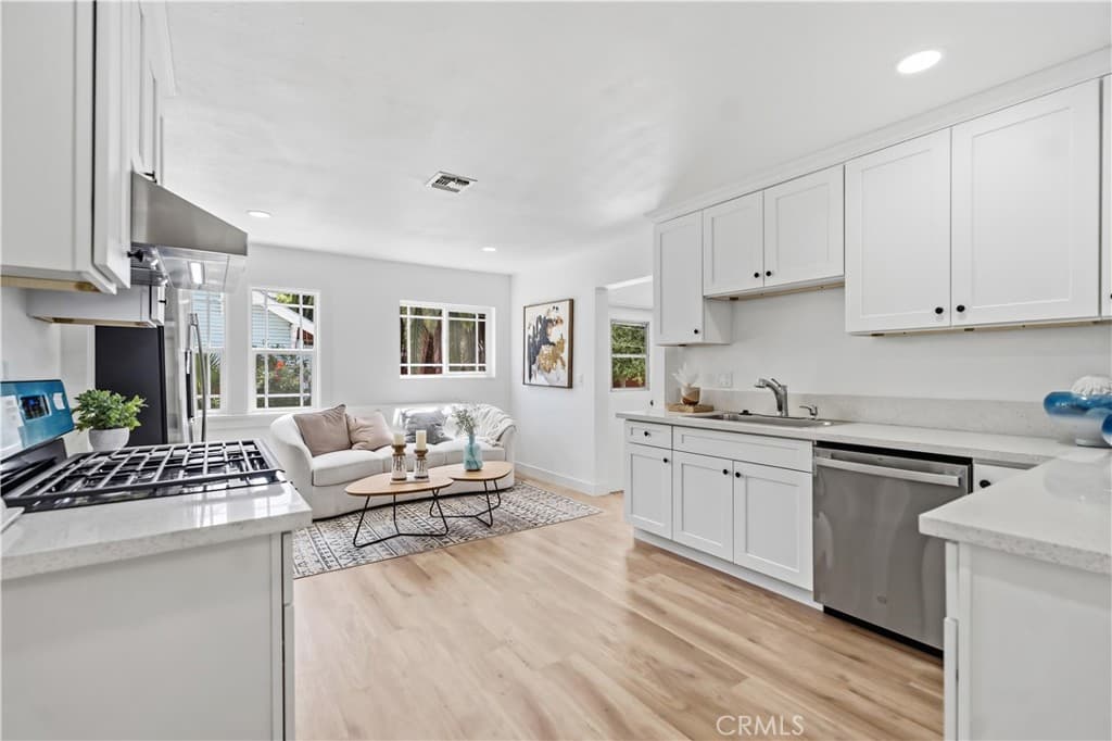 Home at 332 Chester Place, Pomona — photo 12 of 12