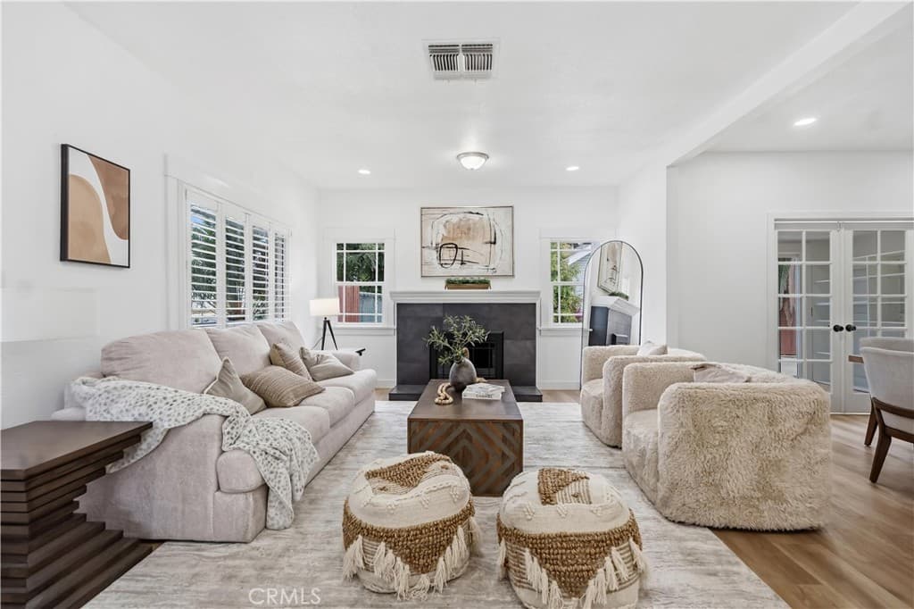 Home at 332 Chester Place, Pomona — photo 4 of 12