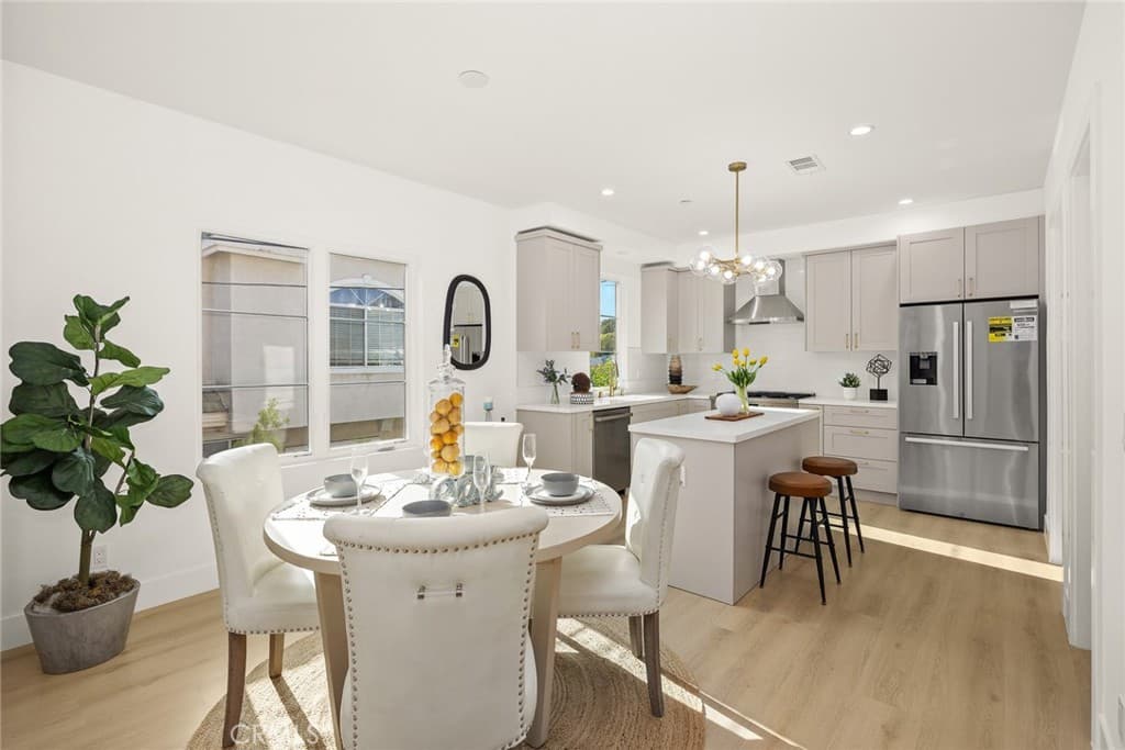 Townhouse at 905 SUNSET BLVD A, Arcadia — photo 8 of 12