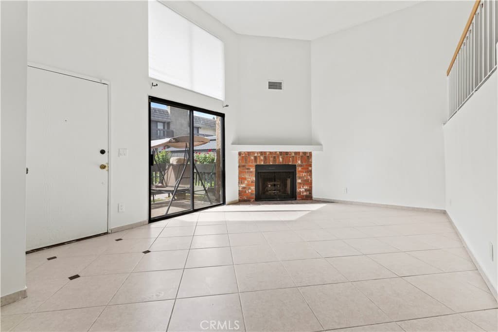 Condo at 1927 Huntington H, Duarte — photo 9 of 12