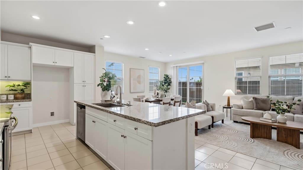 Townhouse at 291 E Arrow 17, Glendora — photo 4 of 12