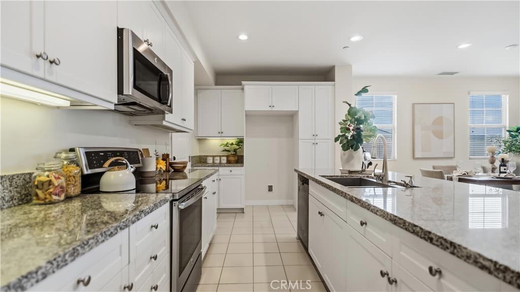 Townhouse at 291 E Arrow 17, Glendora — photo 5 of 12