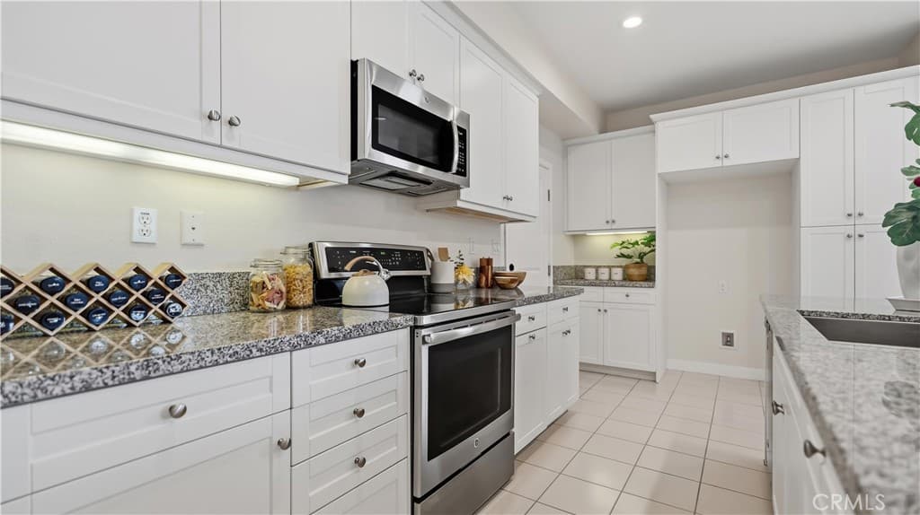 Townhouse at 291 E Arrow 17, Glendora — photo 6 of 12