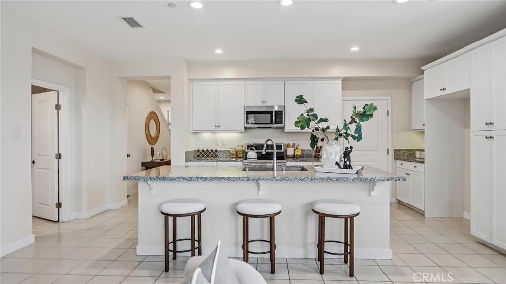 Townhouse at 291 E Arrow 17, Glendora — photo 9 of 12