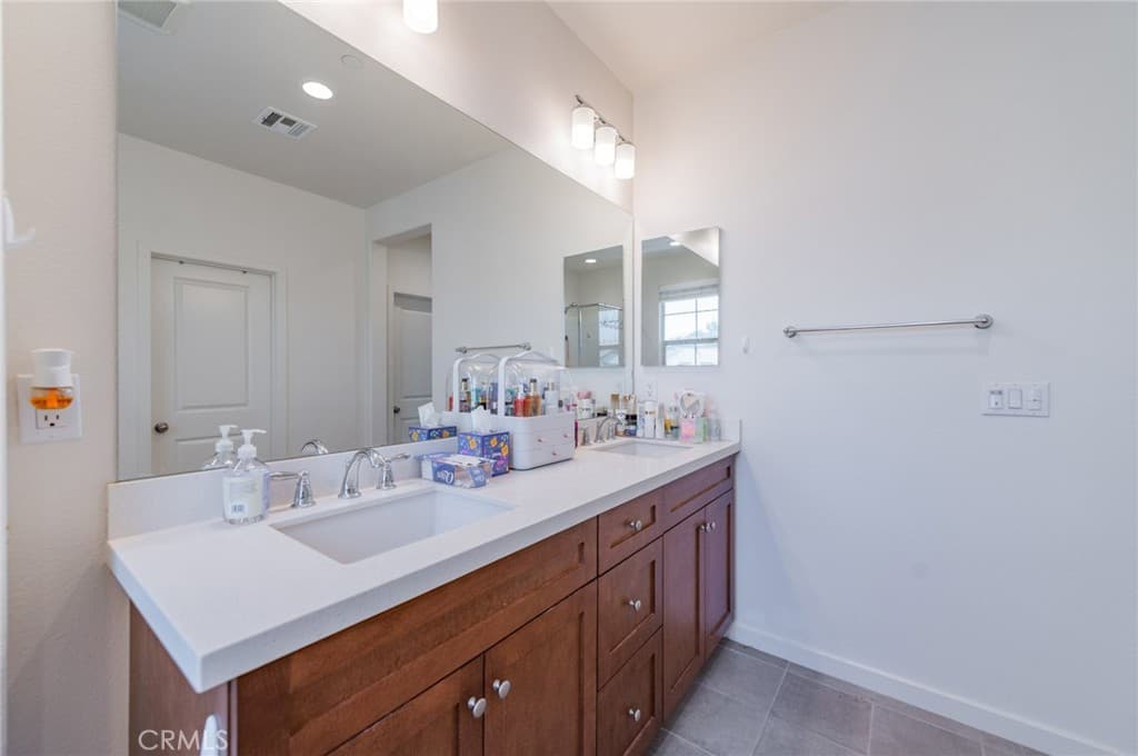 Home at 1926 Kizh Way, Pomona — photo 10 of 12