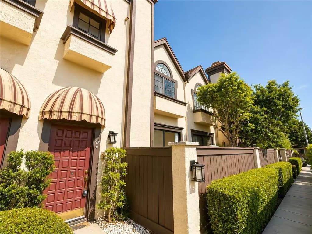 Condo at 49 Christina, Arcadia — photo 3 of 12