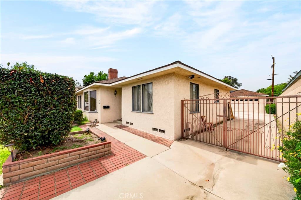 Home at 171 W Naomi, Arcadia — photo 2 of 12