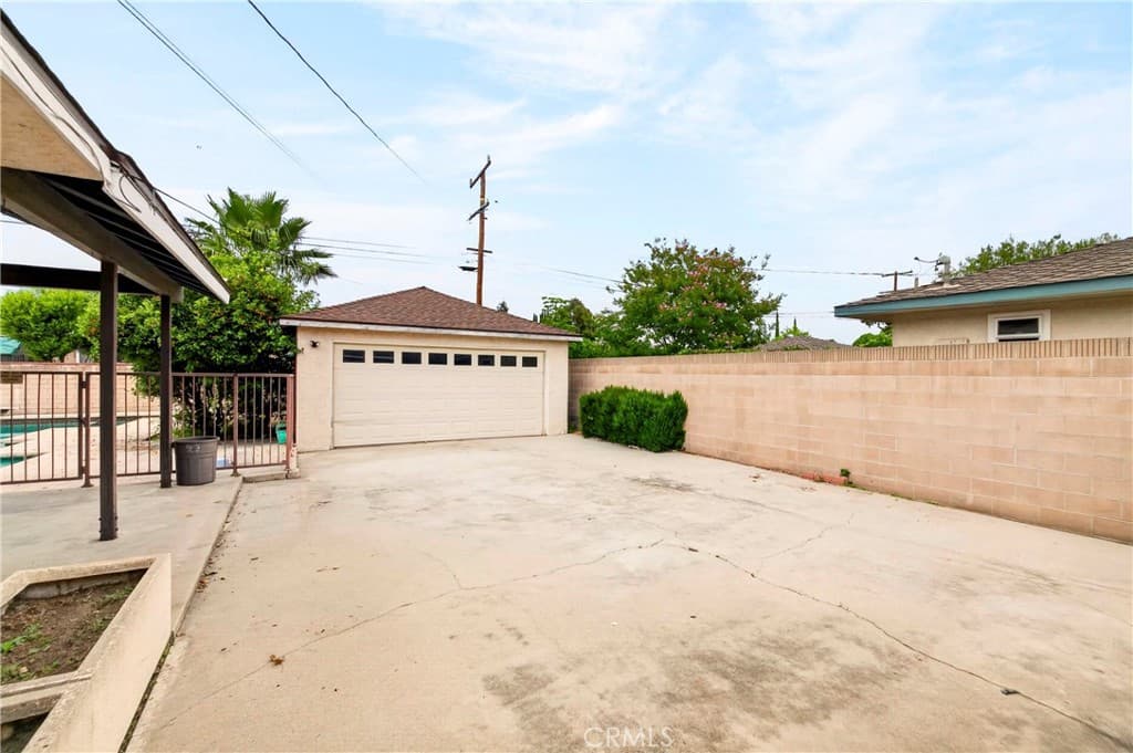 Home at 171 W Naomi, Arcadia — photo 8 of 12