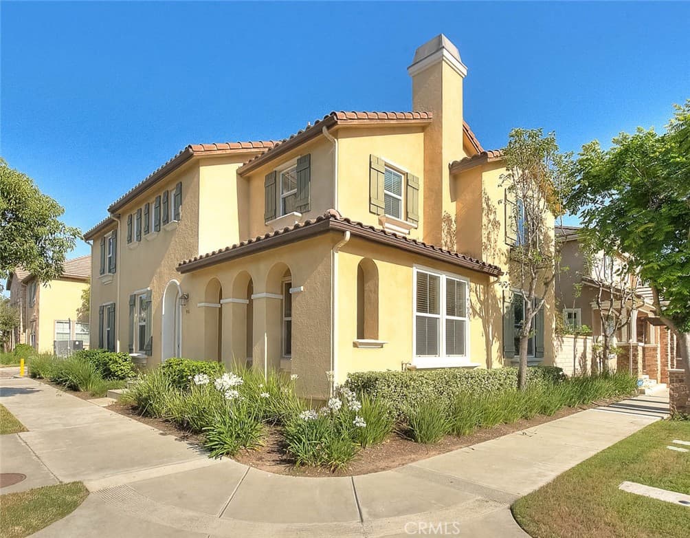 Home at 906 N Woodbine, Azusa — photo 1 of 12