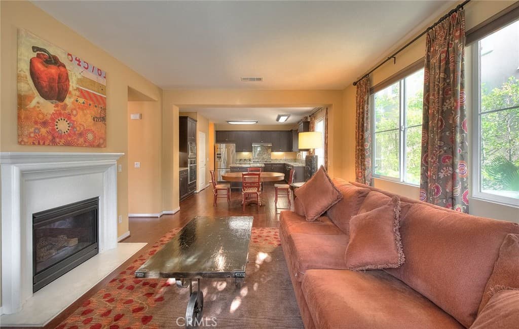 Home at 906 N Woodbine, Azusa — photo 11 of 12