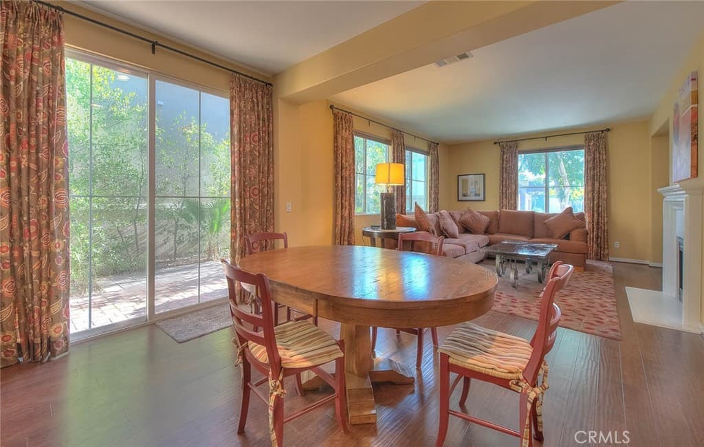 Home at 906 N Woodbine, Azusa — photo 12 of 12
