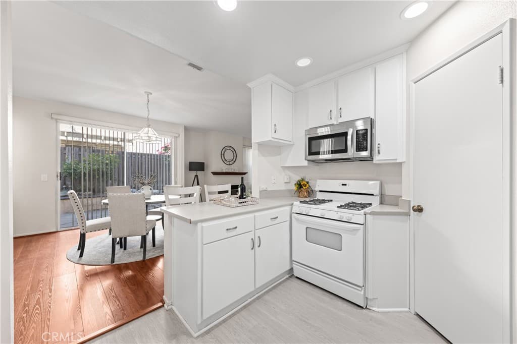 Home at 1232 Mission, Duarte — photo 10 of 12