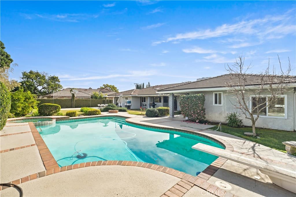 Home at 541 Rosemarie, Arcadia — photo 3 of 12