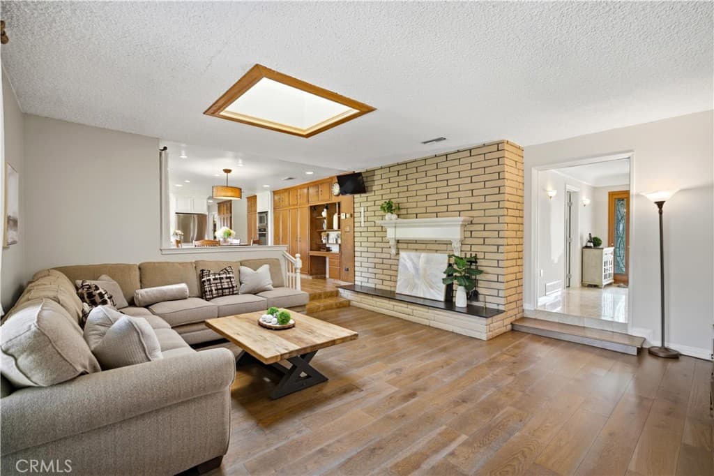 Home at 541 Rosemarie, Arcadia — photo 4 of 12