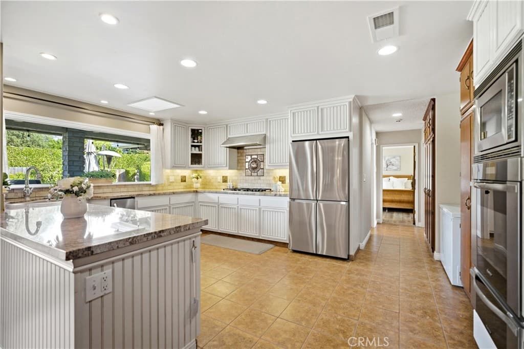 Home at 541 Rosemarie, Arcadia — photo 9 of 12
