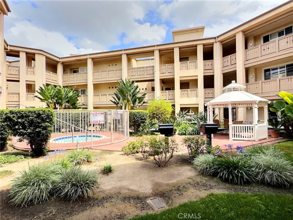 Condo at 130 S Barranca 302, West Covina — photo 11 of 11