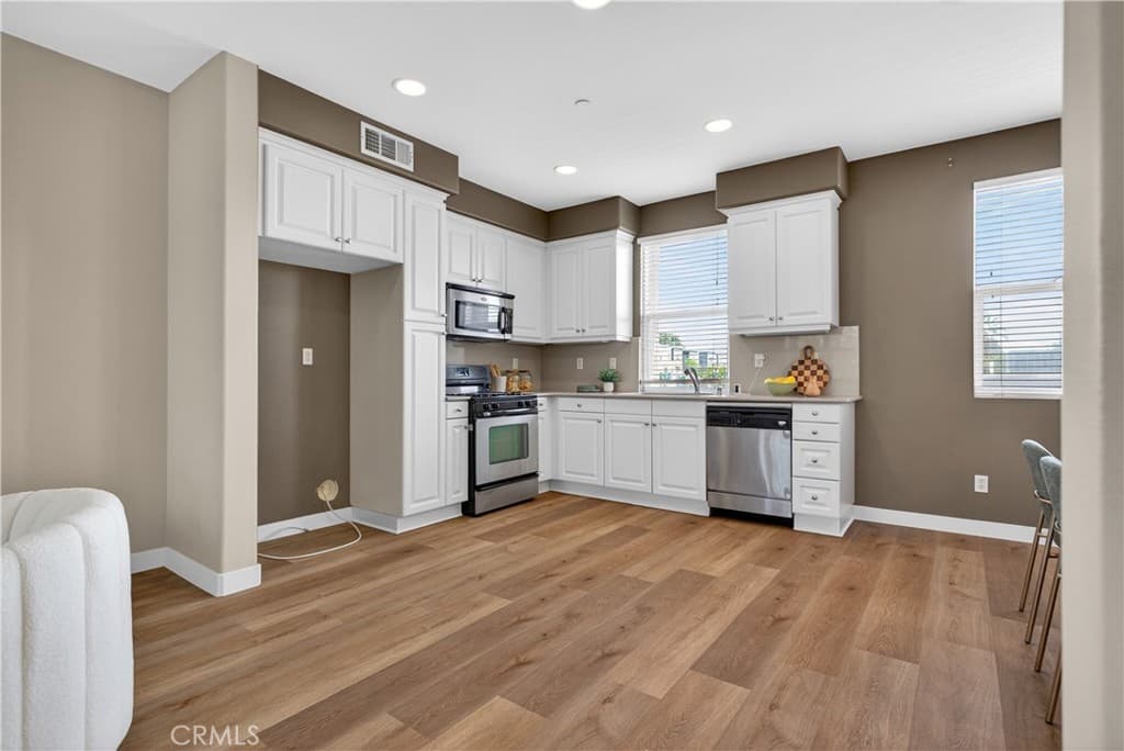 Townhouse at 217 W Zinfandel, Covina — photo 11 of 12