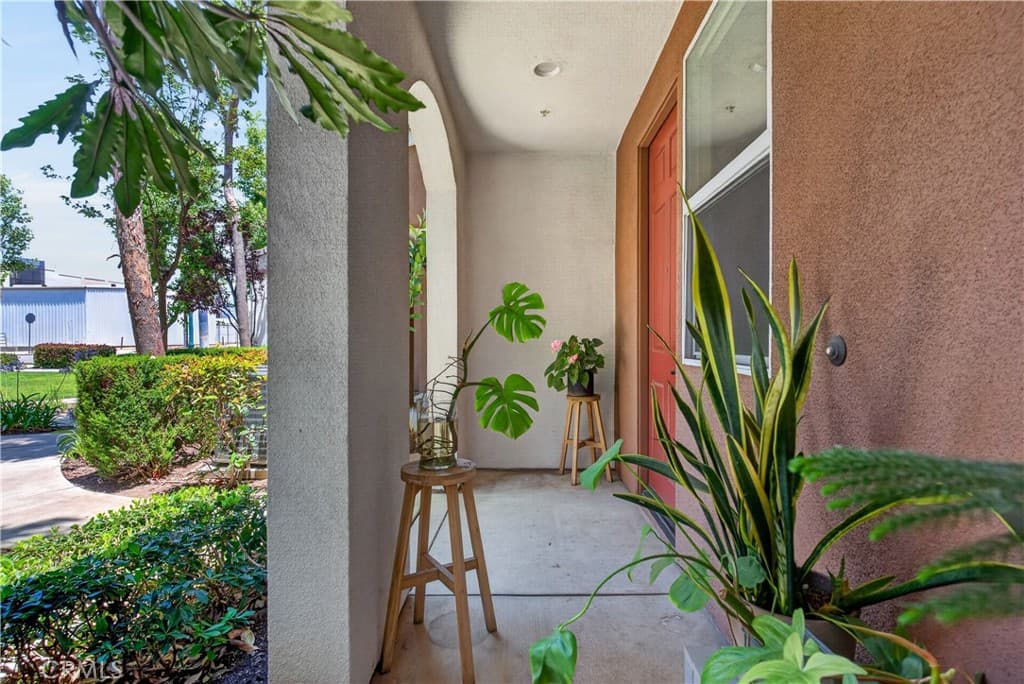Townhouse at 217 W Zinfandel, Covina — photo 4 of 12