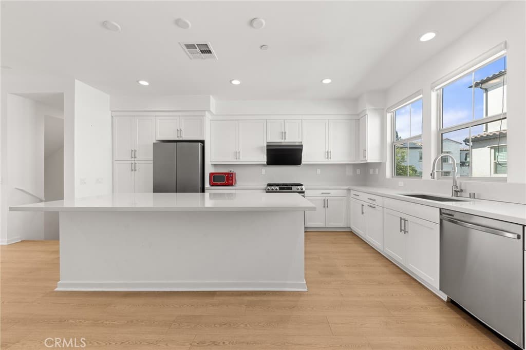 Townhouse at 207 Colby Circle, Claremont — photo 1 of 12