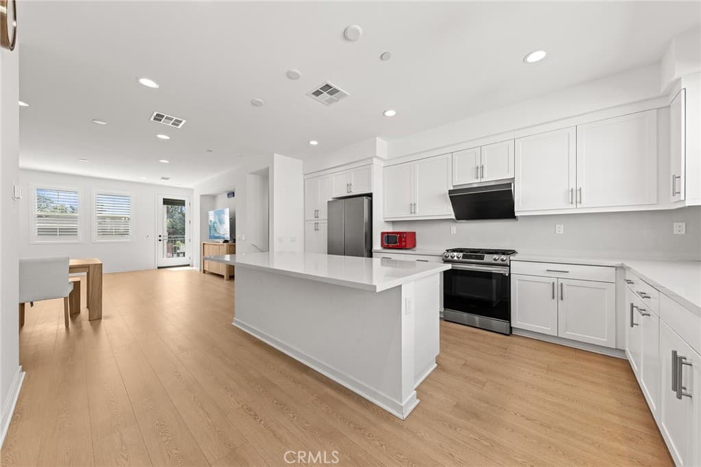 Townhouse at 207 Colby Circle, Claremont — photo 2 of 12