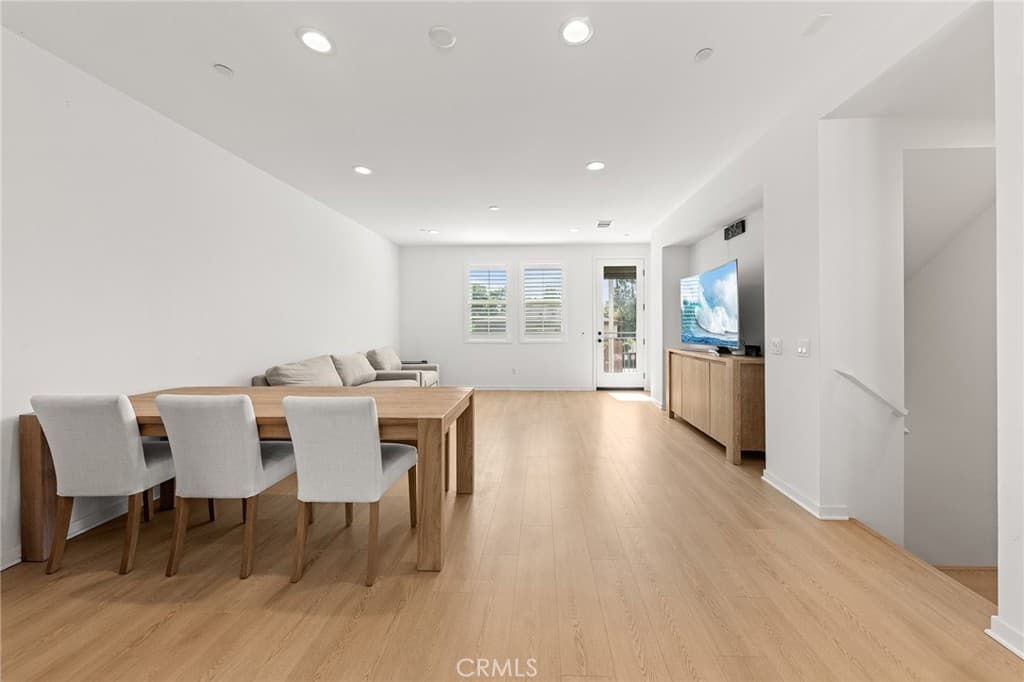 Townhouse at 207 Colby Circle, Claremont — photo 4 of 12