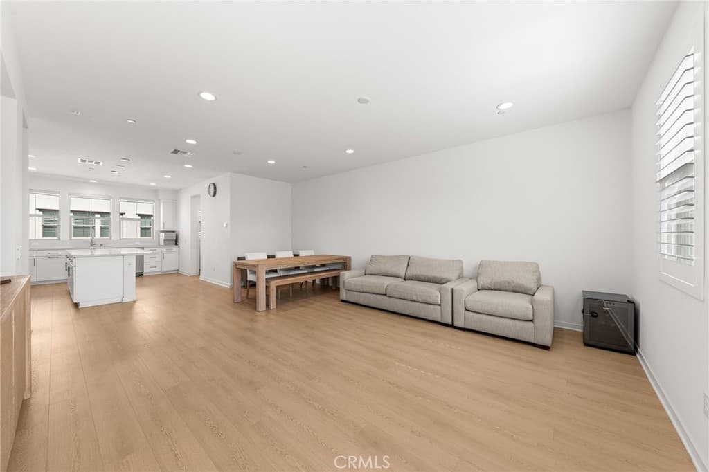 Townhouse at 207 Colby Circle, Claremont — photo 6 of 12