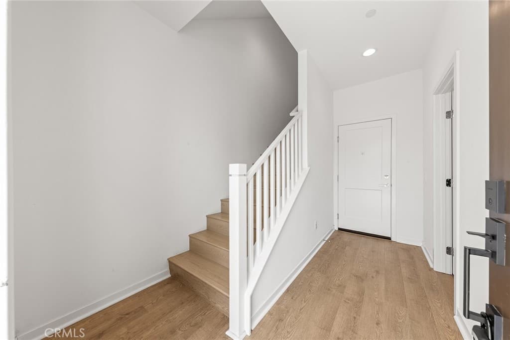 Townhouse at 207 Colby Circle, Claremont — photo 7 of 12