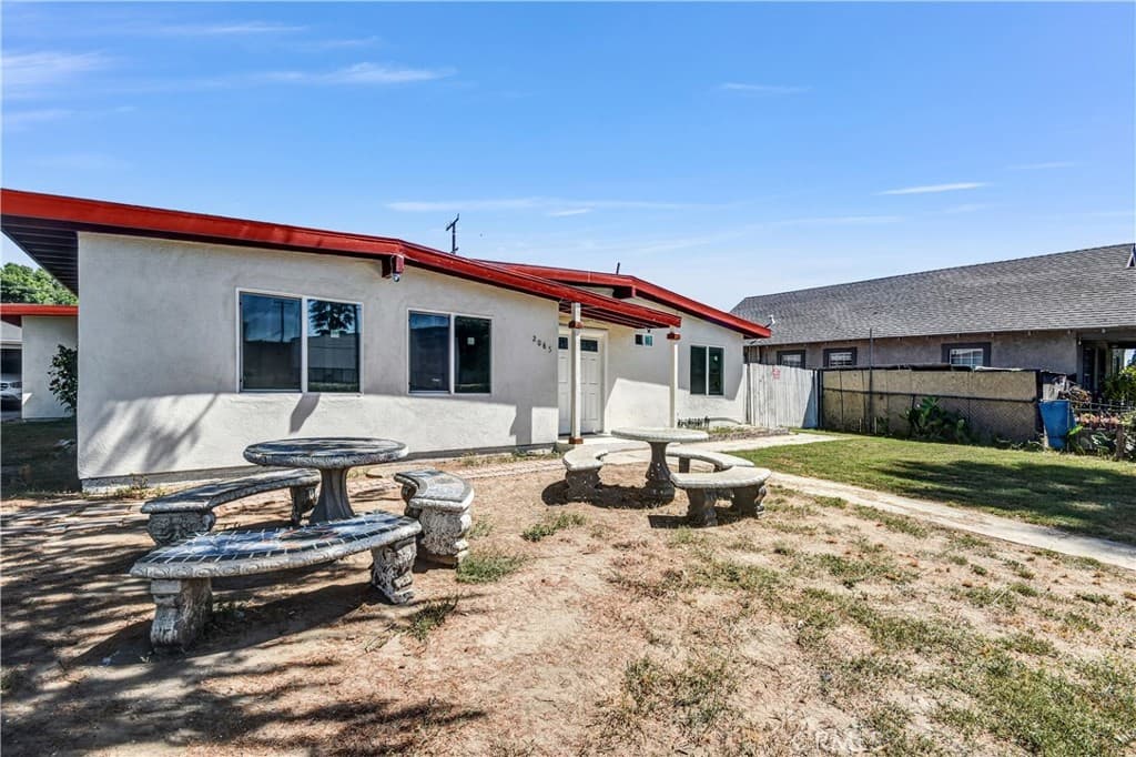 Home at 2065 W Orange Grove Avenue, Pomona — photo 4 of 12