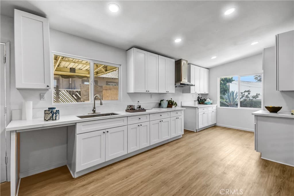 Home at 2065 W Orange Grove Avenue, Pomona — photo 10 of 12
