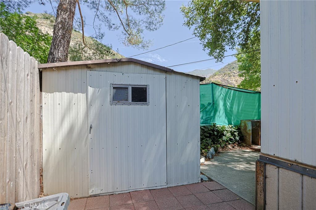Home at 24210 E East Fork Road 38, Azusa — photo 10 of 12