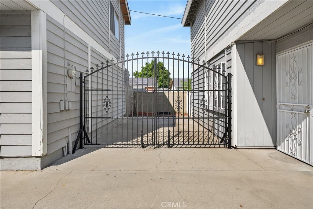 Home at 11386 McGirk Avenue, El Monte — photo 3 of 12